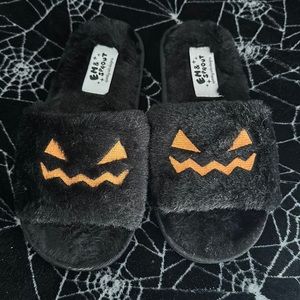 Fuzzy Jack o lantern slippers